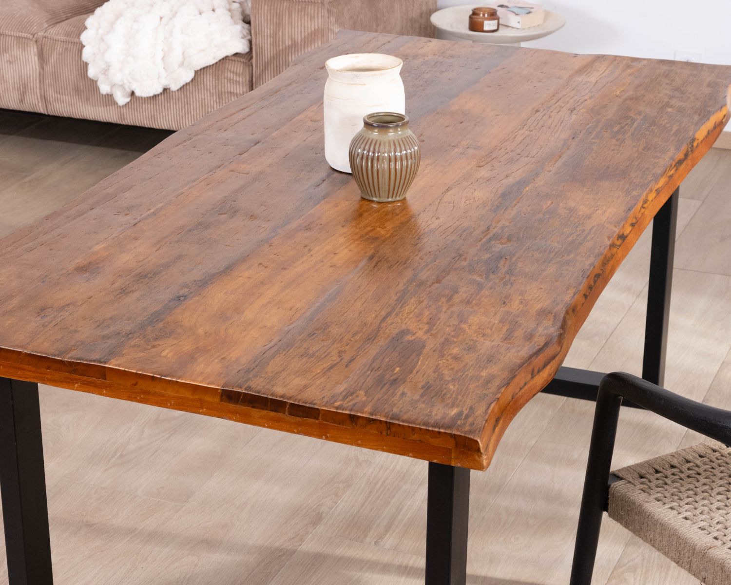 Mesa de comedor de madera reciclada con patas de metal negro en forma de U «Alésia», 200 cm