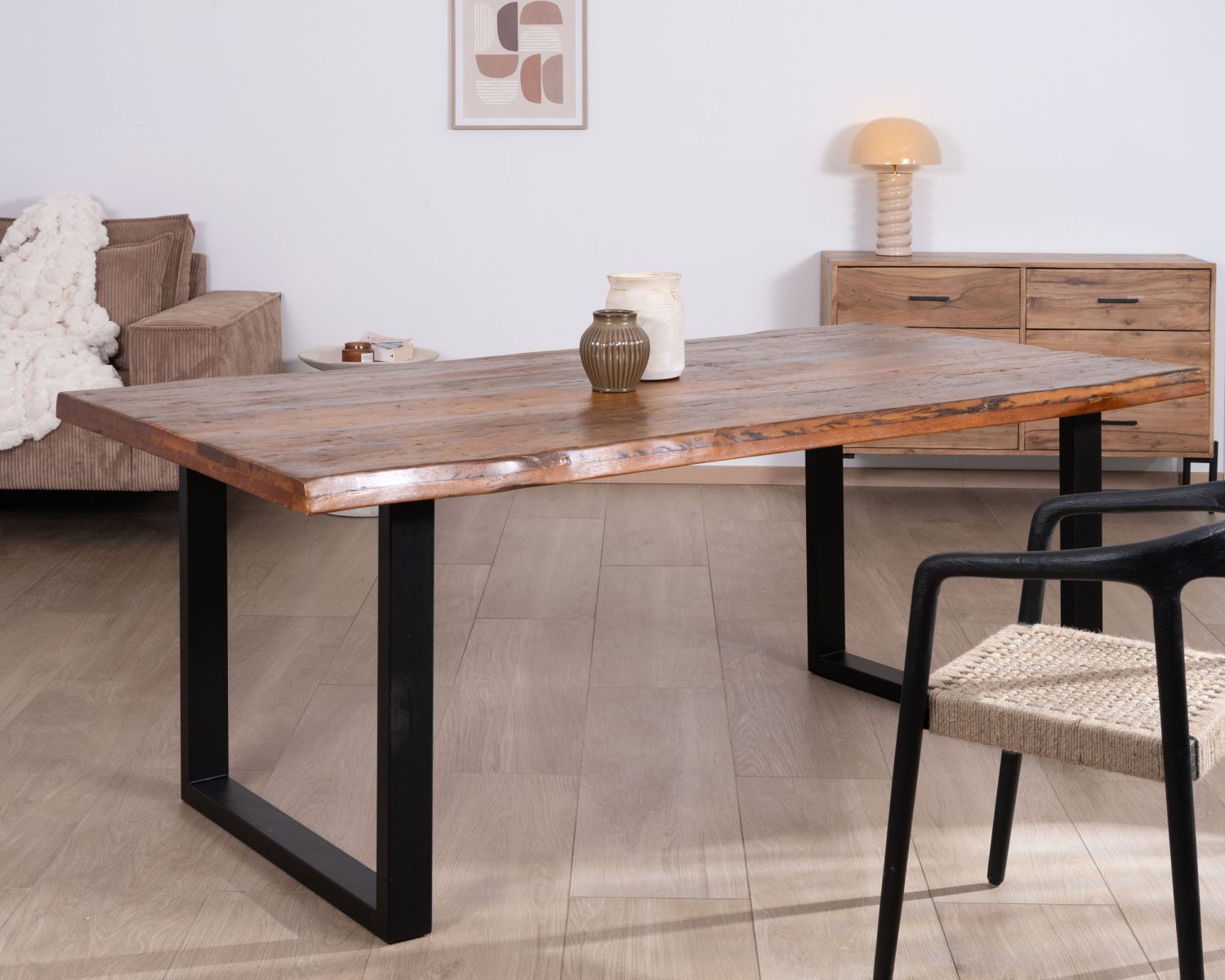 Mesa de comedor de madera reciclada con patas de metal negro en forma de U «Alésia», 200 cm
