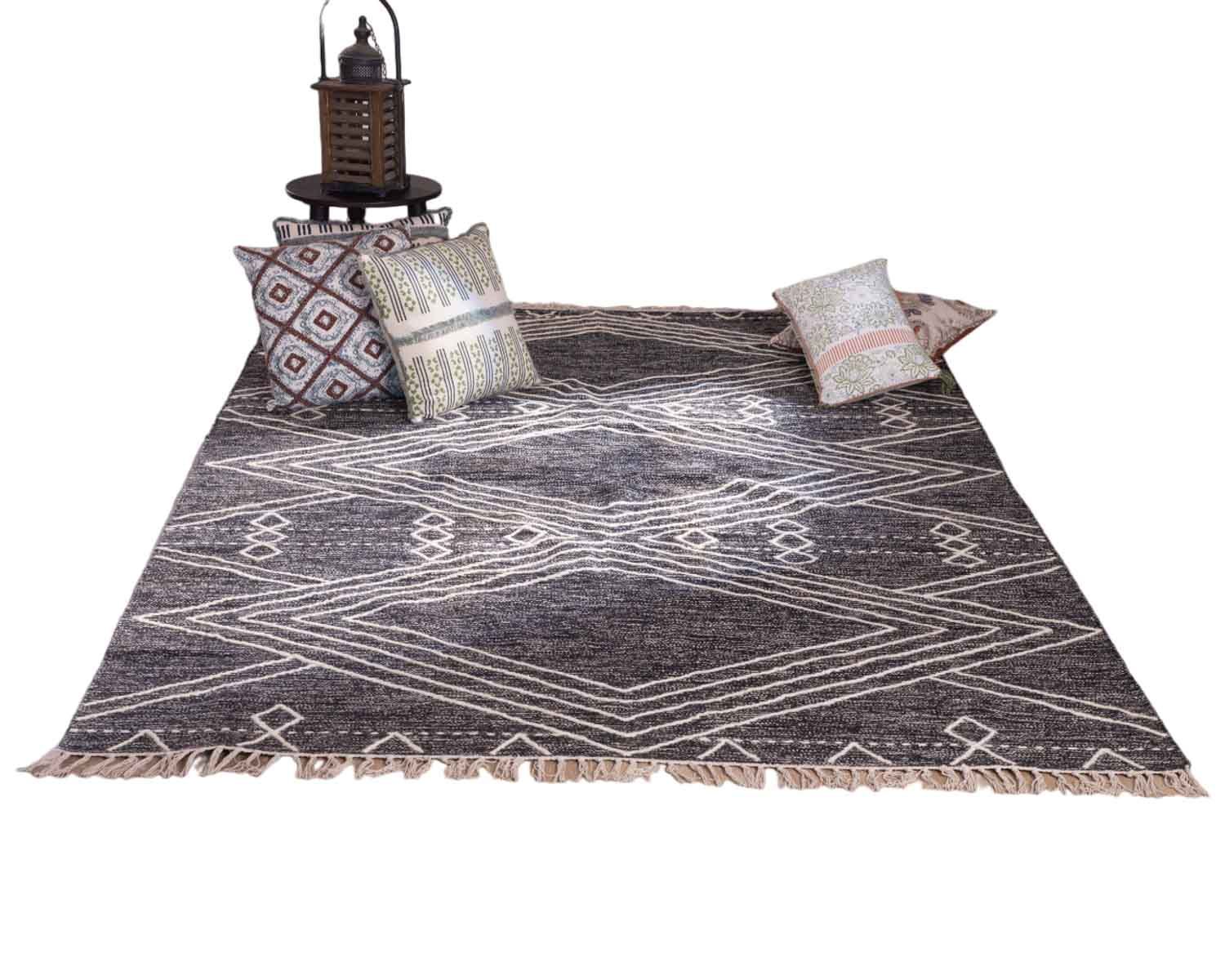 Alfombra de lana y algodón negra con motivo étnico «Solira», 120 x 180 cm