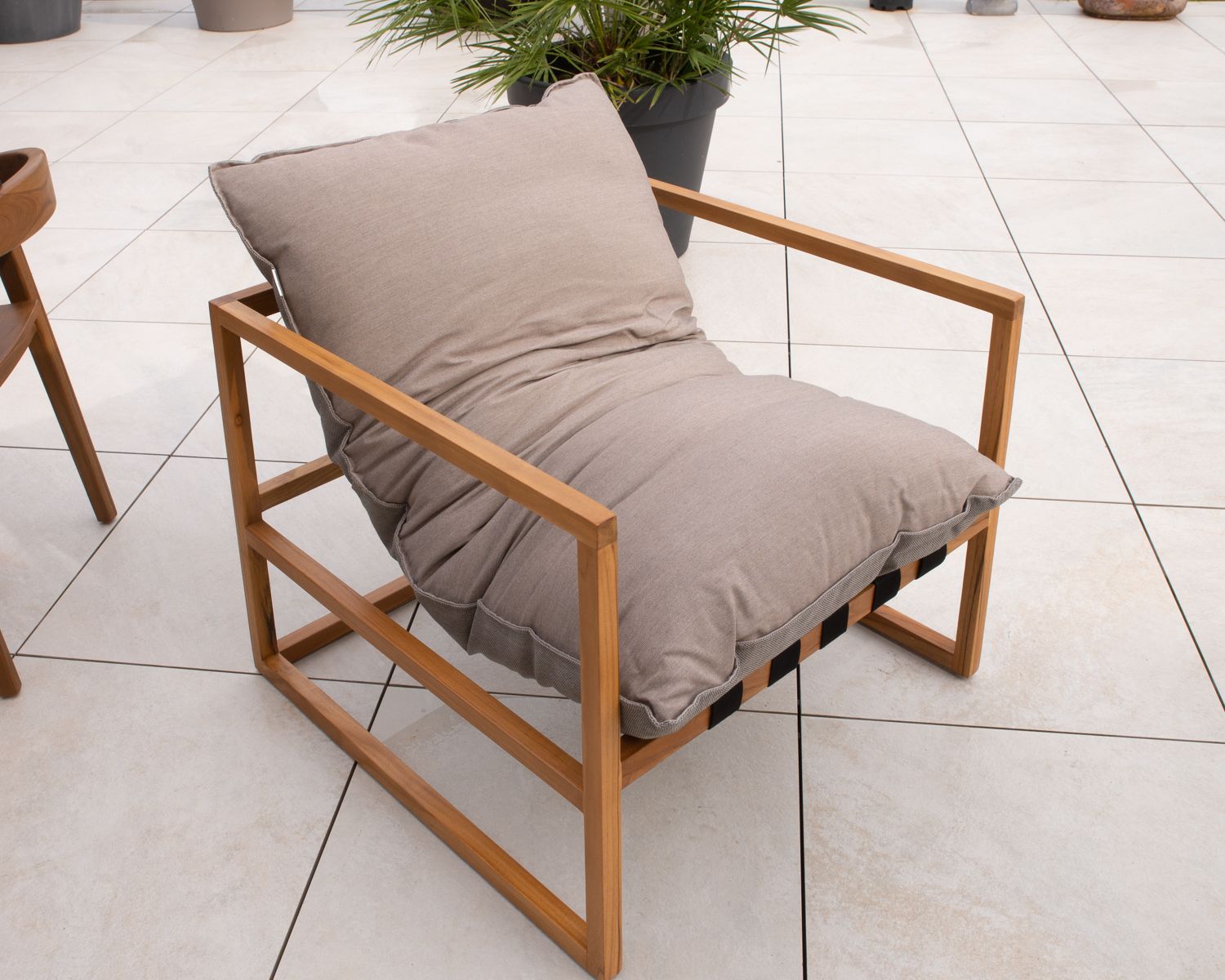 Sillón de jardín relax de teca y tela Sunbrella color topo «Maluku Island»