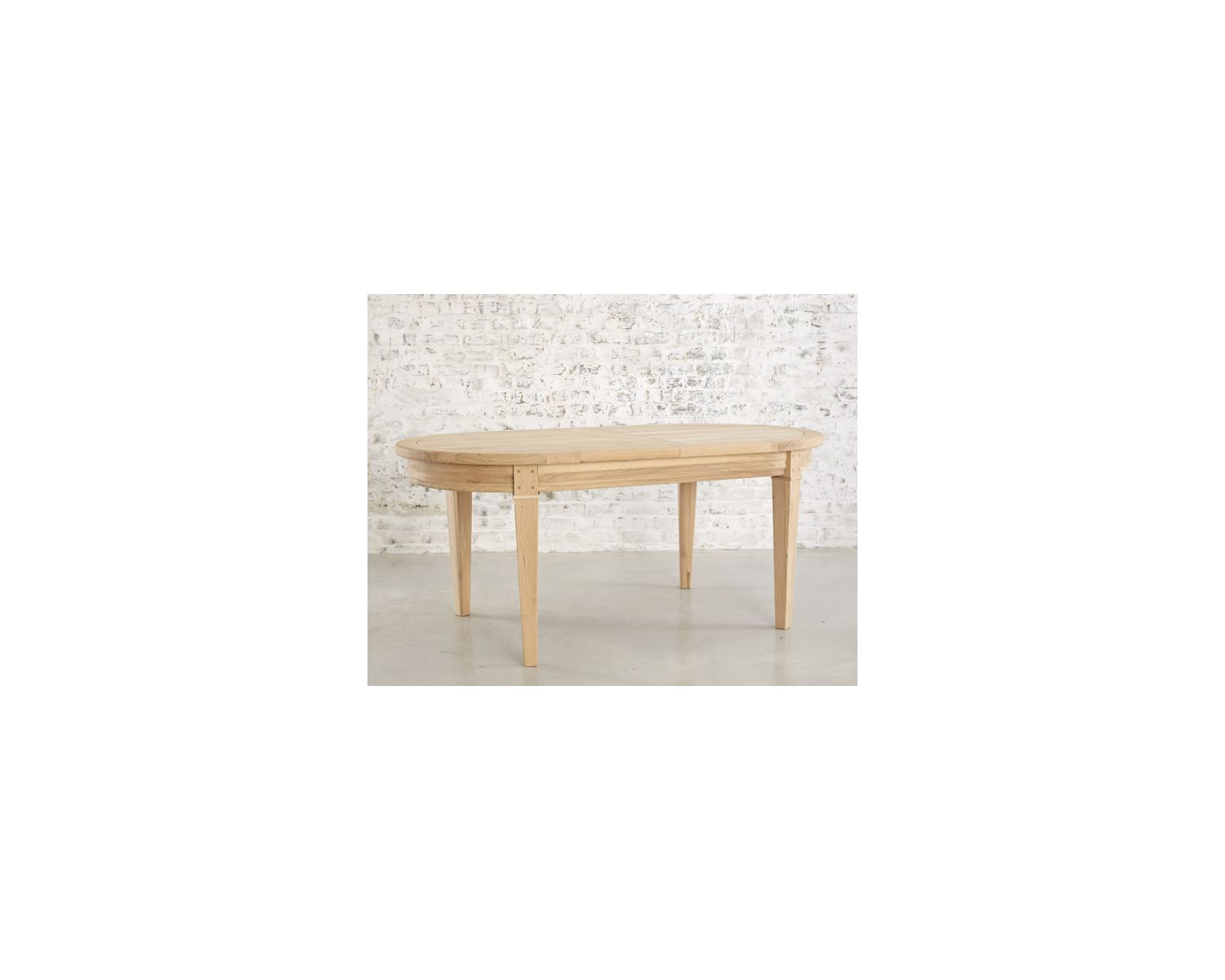 Mesa ovalada de roble macizo con extensiones «Artisan» 