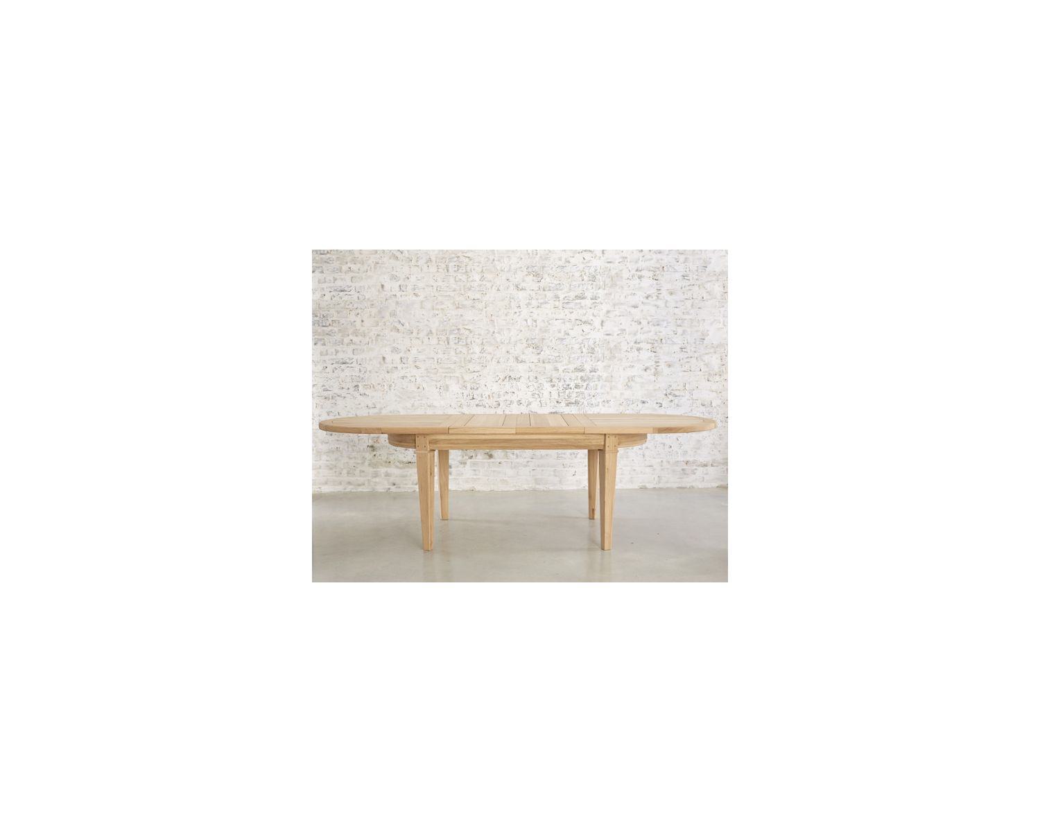 Mesa ovalada de roble macizo con extensiones «Artisan» 