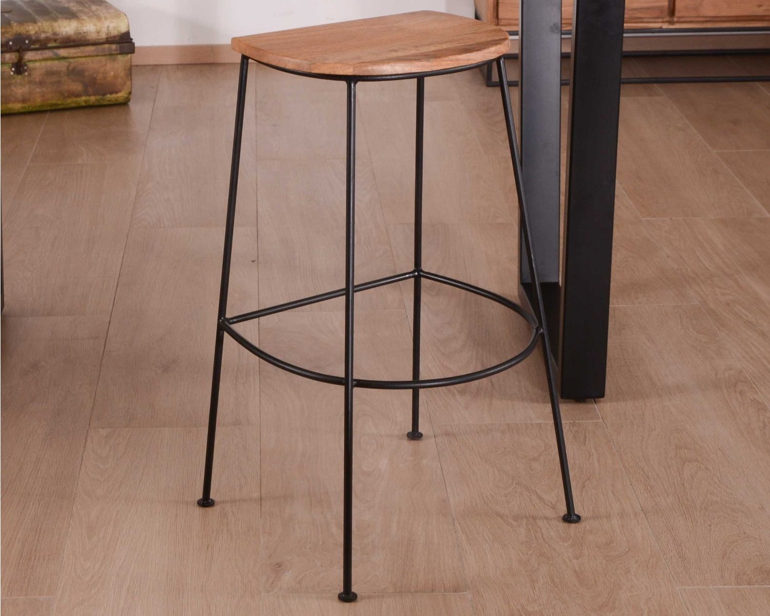 Taburete de bar de metal y madera «Caractère»
