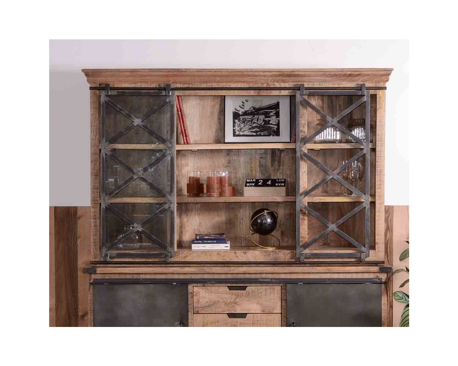 Gran aparador de metal, cristal y madera «Caractère» de 180 cm