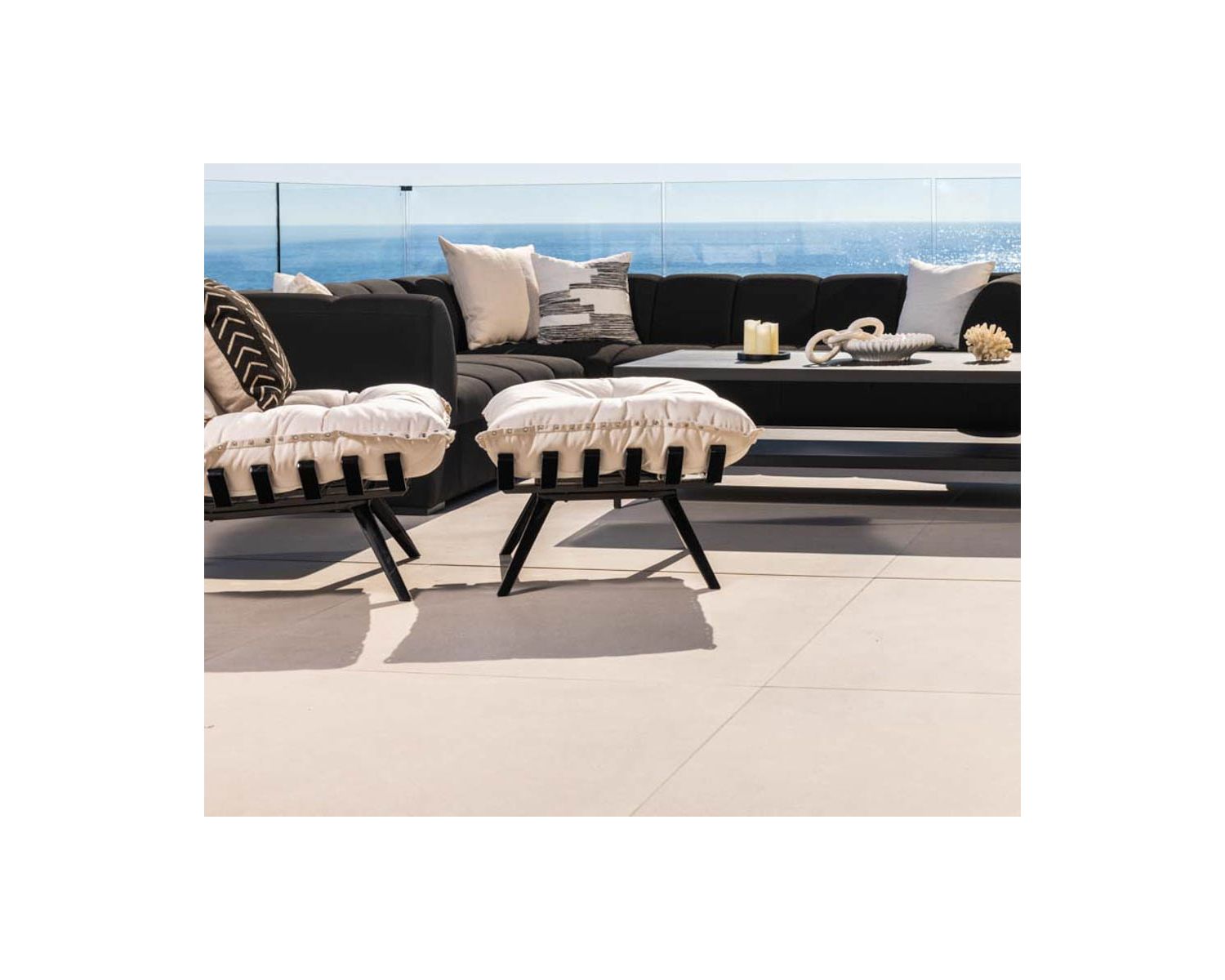 Tumbona modular de alta gama con estructura de aluminio negro «Lisca»