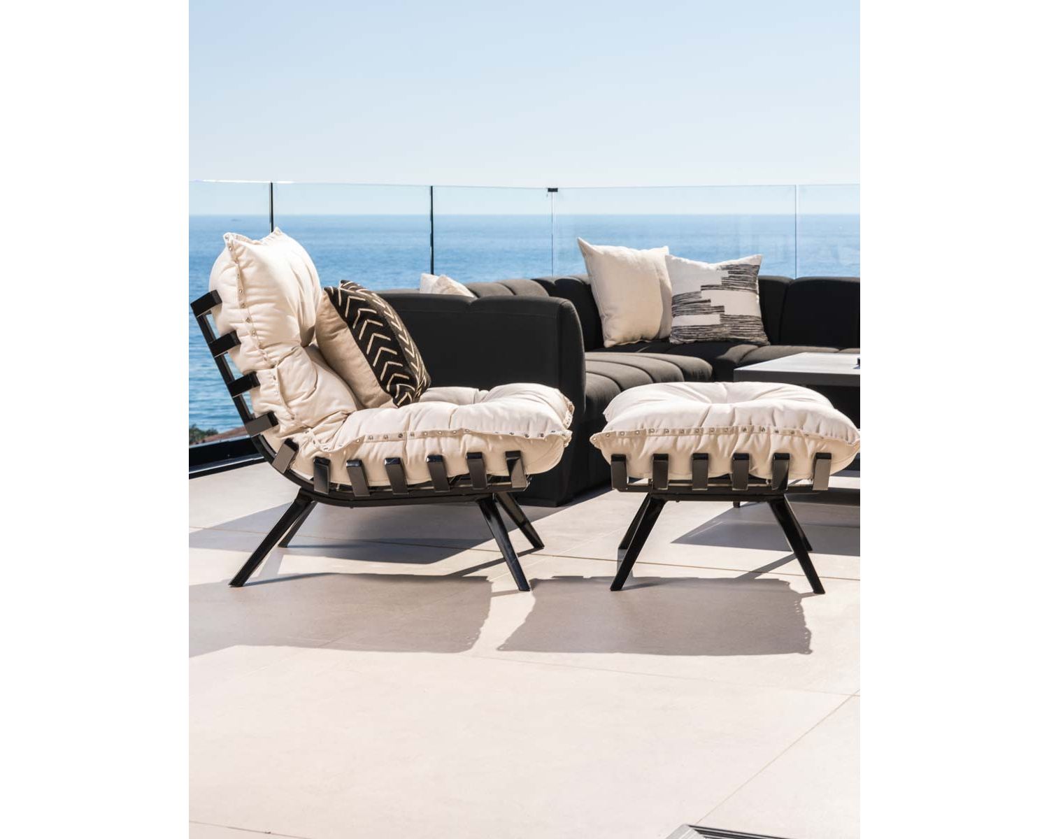 Tumbona modular de alta gama con estructura de aluminio negro «Lisca»