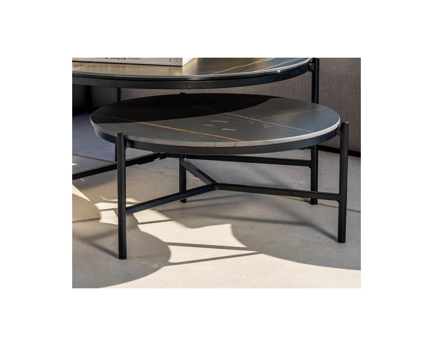 Mesa de centro redonda de aluminio con tablero de cerámica negro «Lazy Beach», de 62 cm de diámetro