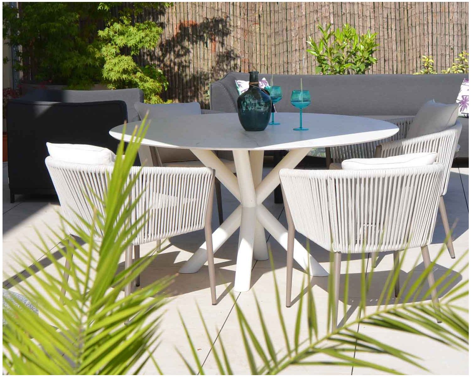 Lote de 2 sillas de jardín de diseño, de tela y aluminio color champán, modelo «Cheverny»