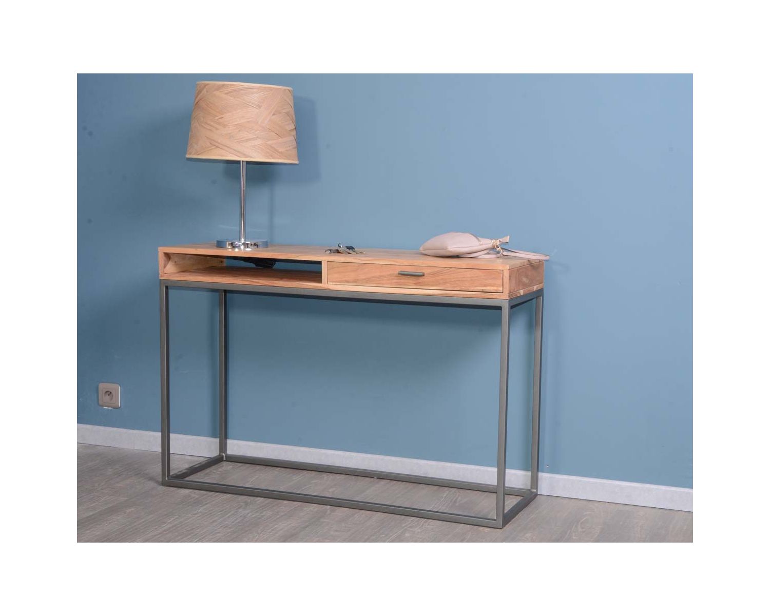 Consola con espacio de almacenamiento de metal y madera «Zen»