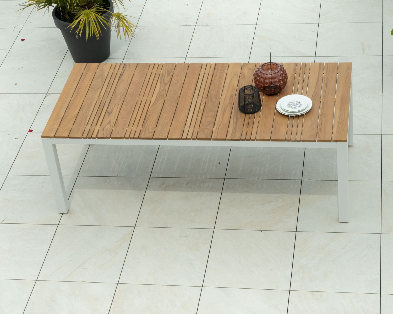 Mesa grande de comedor para exterior de aluminio blanco y teca «Dolce Vita», 220 cm
