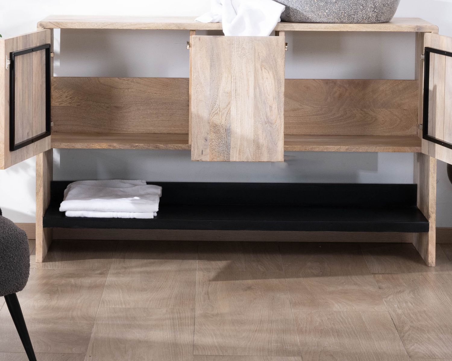 Mueble bajo lavabo de 120 cm en madera natural y negra «Nani» con un gran hueco
