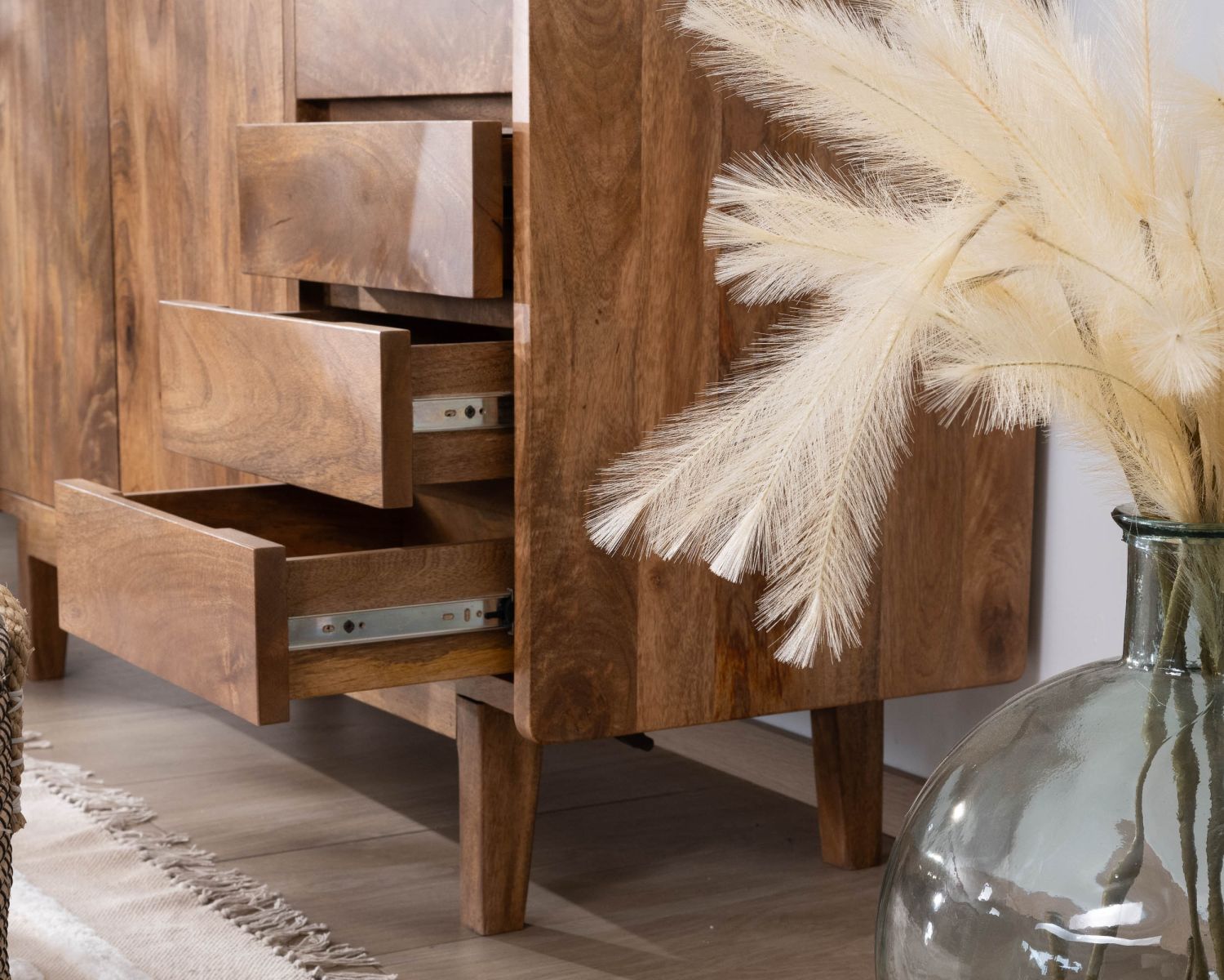 Mueble bajo lavabo de 140 cm en madera de mango oscuro con puertas y cajones «Kahiko»