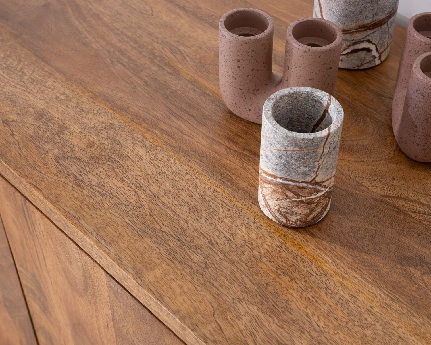Mueble bajo lavabo de 140 cm en madera de mango oscuro con puertas y cajones «Kahiko»