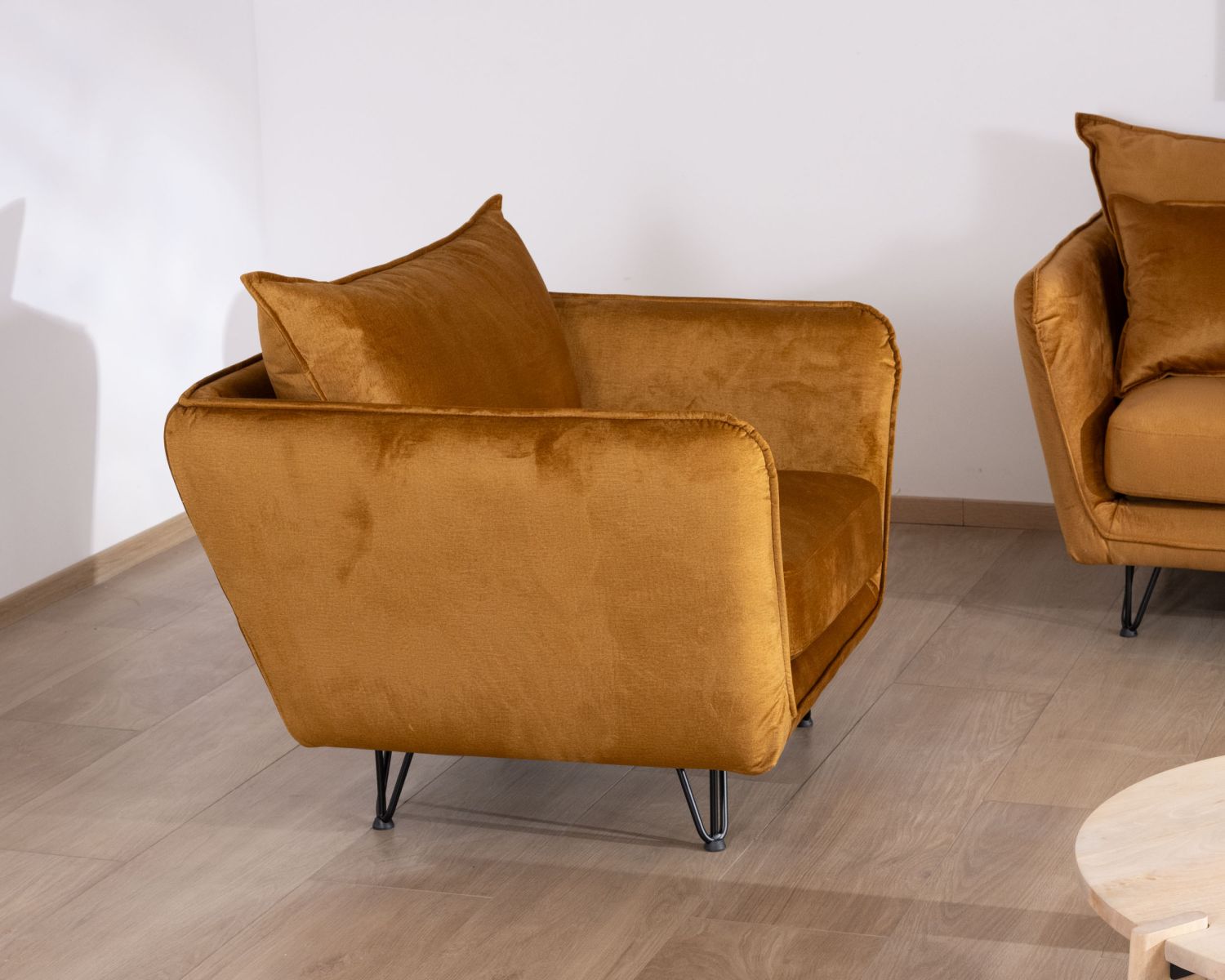 Sillón vintage de color ocre, de tela y metal, ultracómodo «Hasting»