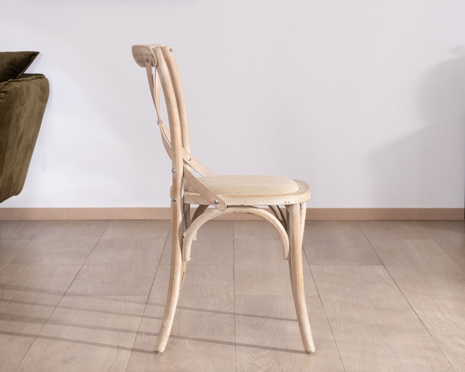 Silla de comedor de estilo bistró en roble con asiento de tela «Brosti»