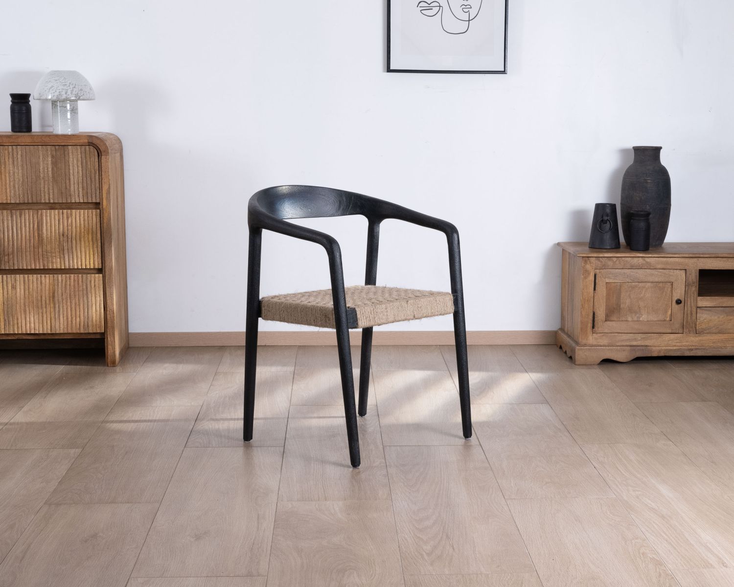 Lote de 2 sillas de diseño en madera negra y asiento de yute trenzado «Vogue»