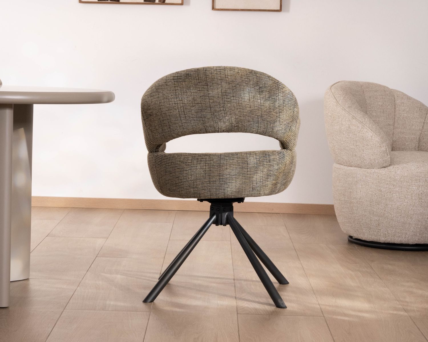 Lote de 2 sillas giratorias de comedor con reposabrazos «Movy» en tela verde salvia