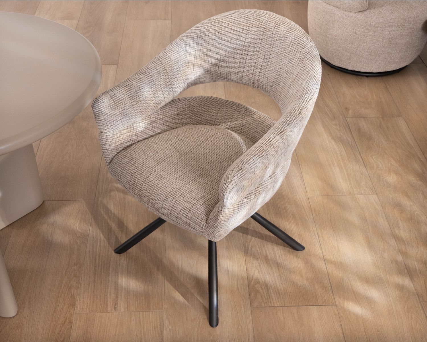 Lote de 2 sillas giratorias de estilo retro-contemporáneo «Movy», en tejido gris claro con trama