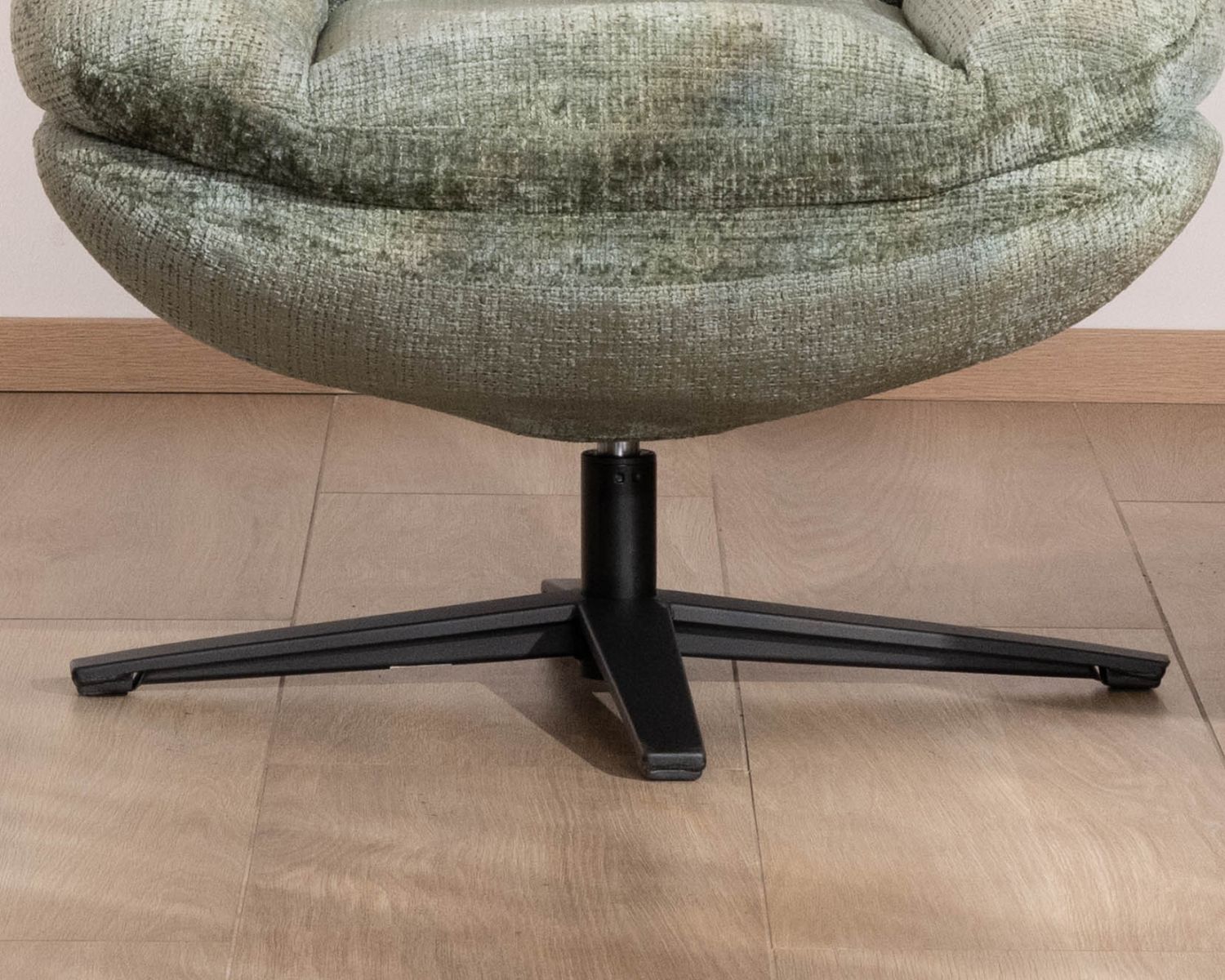 Sillón envolvente de estilo vintage en verde salvia «Panama», giratorio 360°