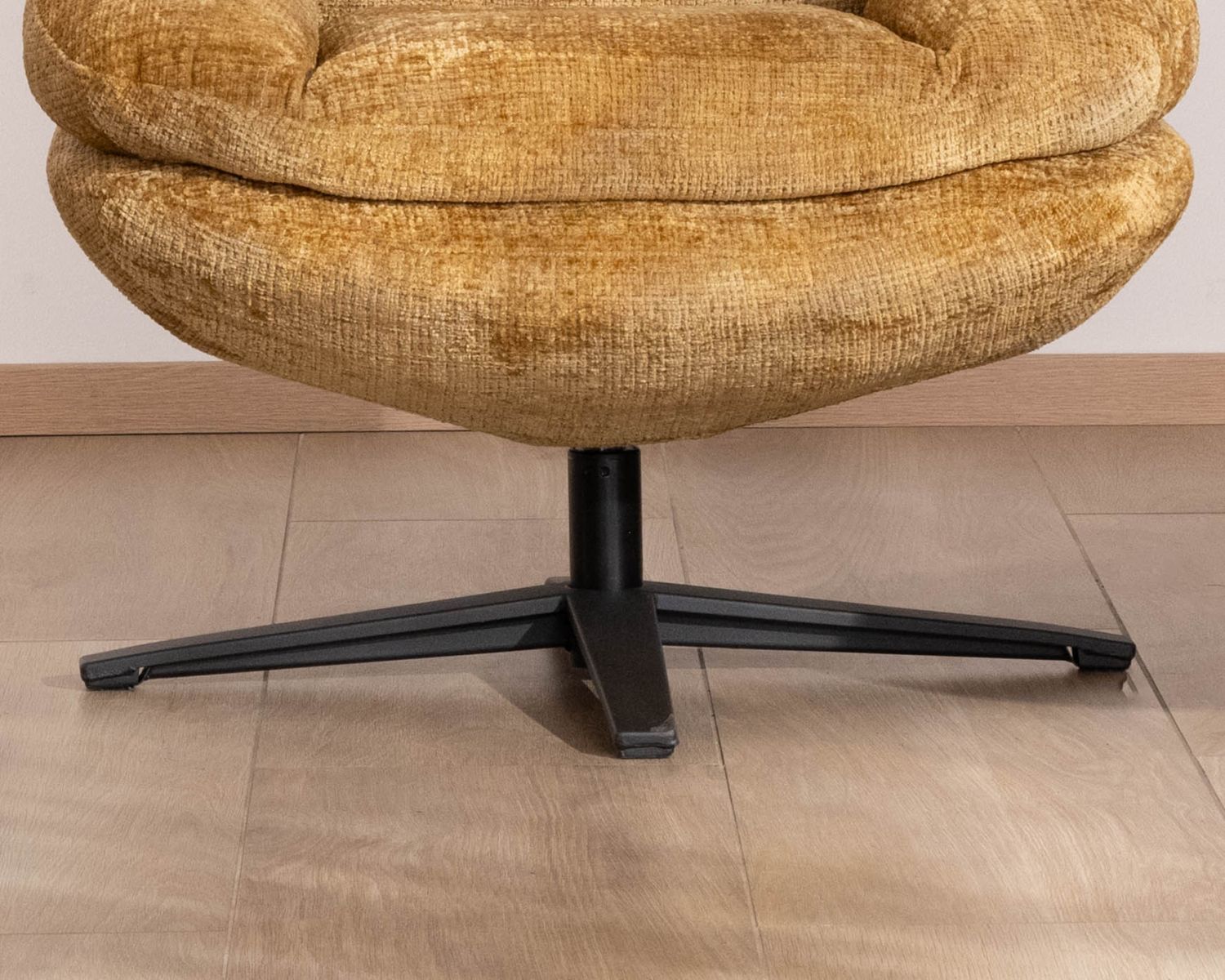 Sillón lounge de estilo vintage en color amarillo mostaza «Panama», giratorio 360°, con un confort envolvente