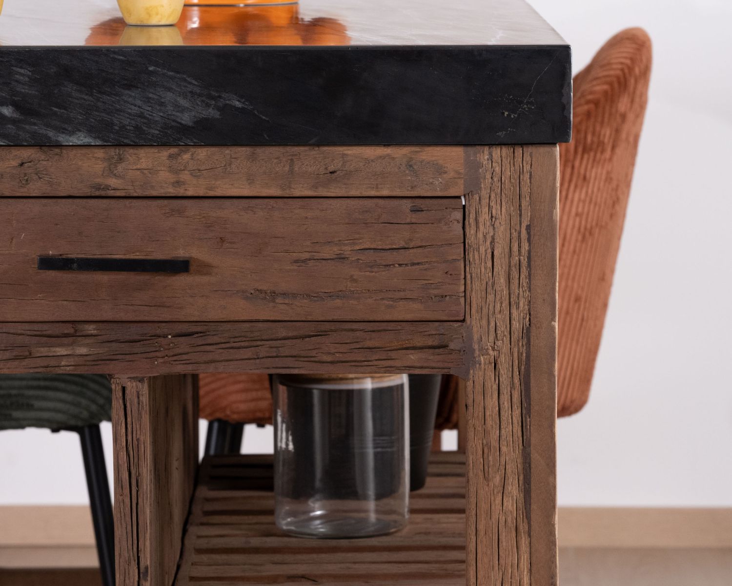  Isla de cocina de teca reciclada con zona de aperitivos extensible «Grana» y encimera de mármol negro