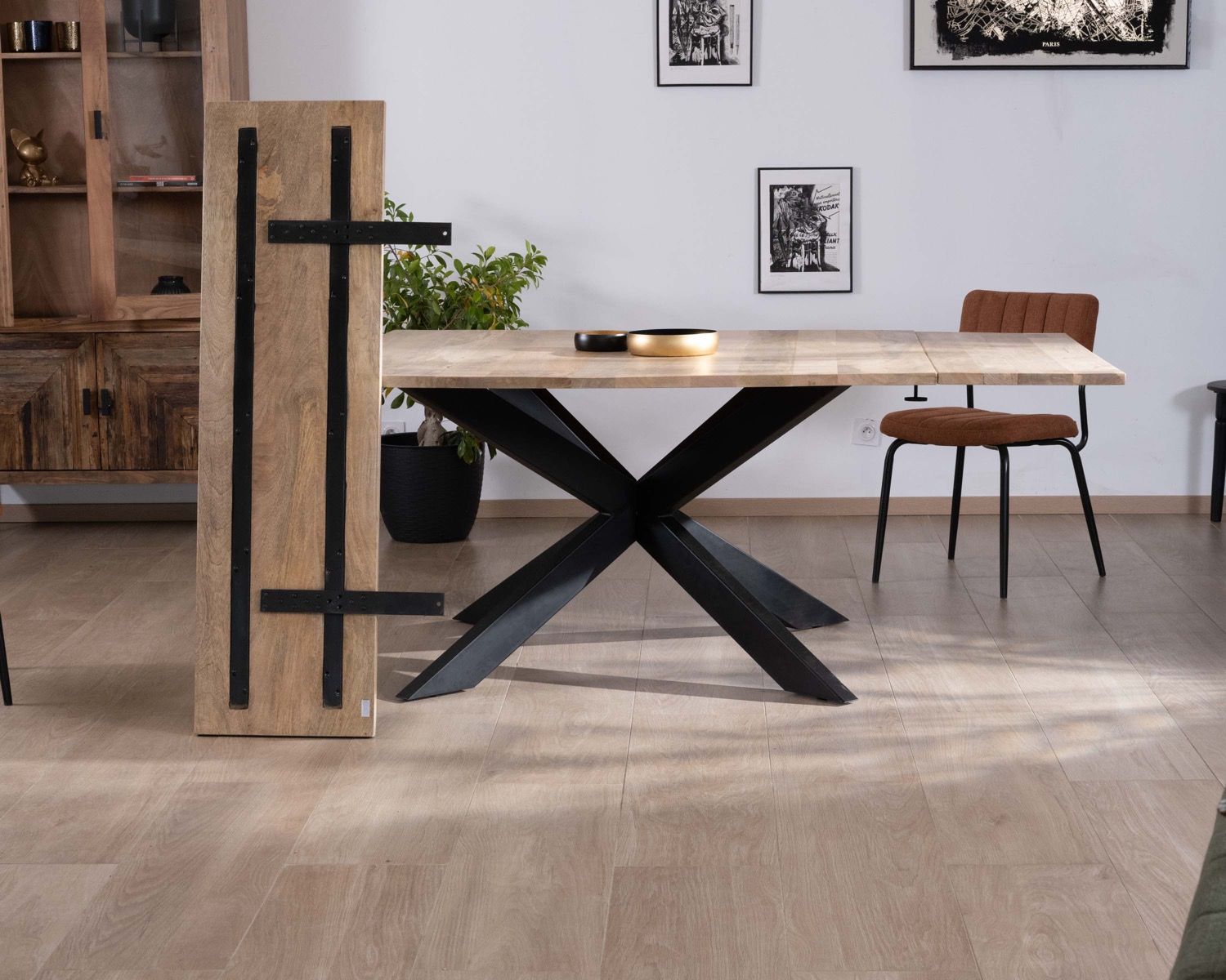 Mesa de comedor cuadrada extensible de estilo industrial, de madera de mango y metal, modelo «Haden», 140 x 140-220 cm