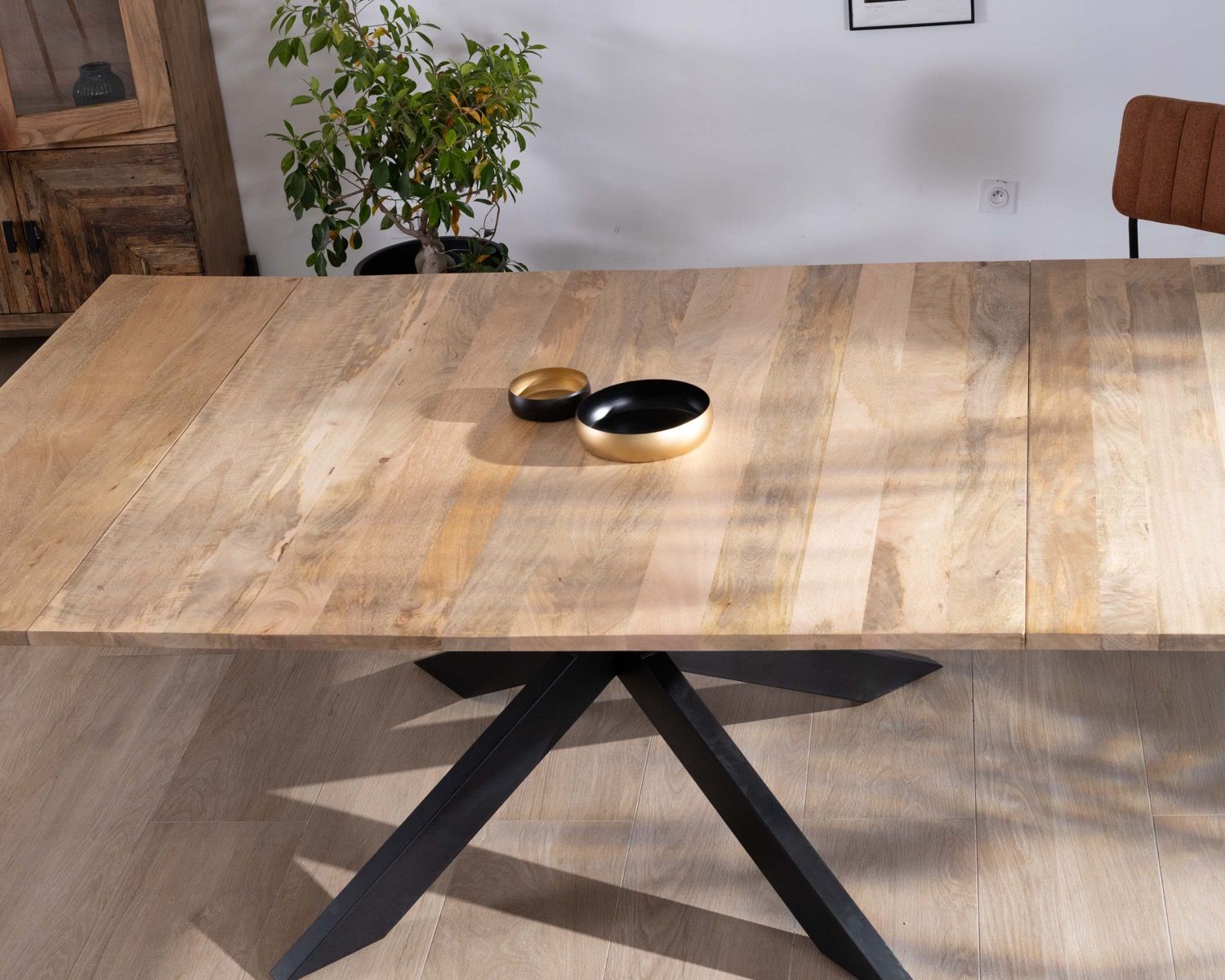 Mesa de comedor cuadrada extensible de estilo industrial, de madera de mango y metal, modelo «Haden», 140 x 140-220 cm