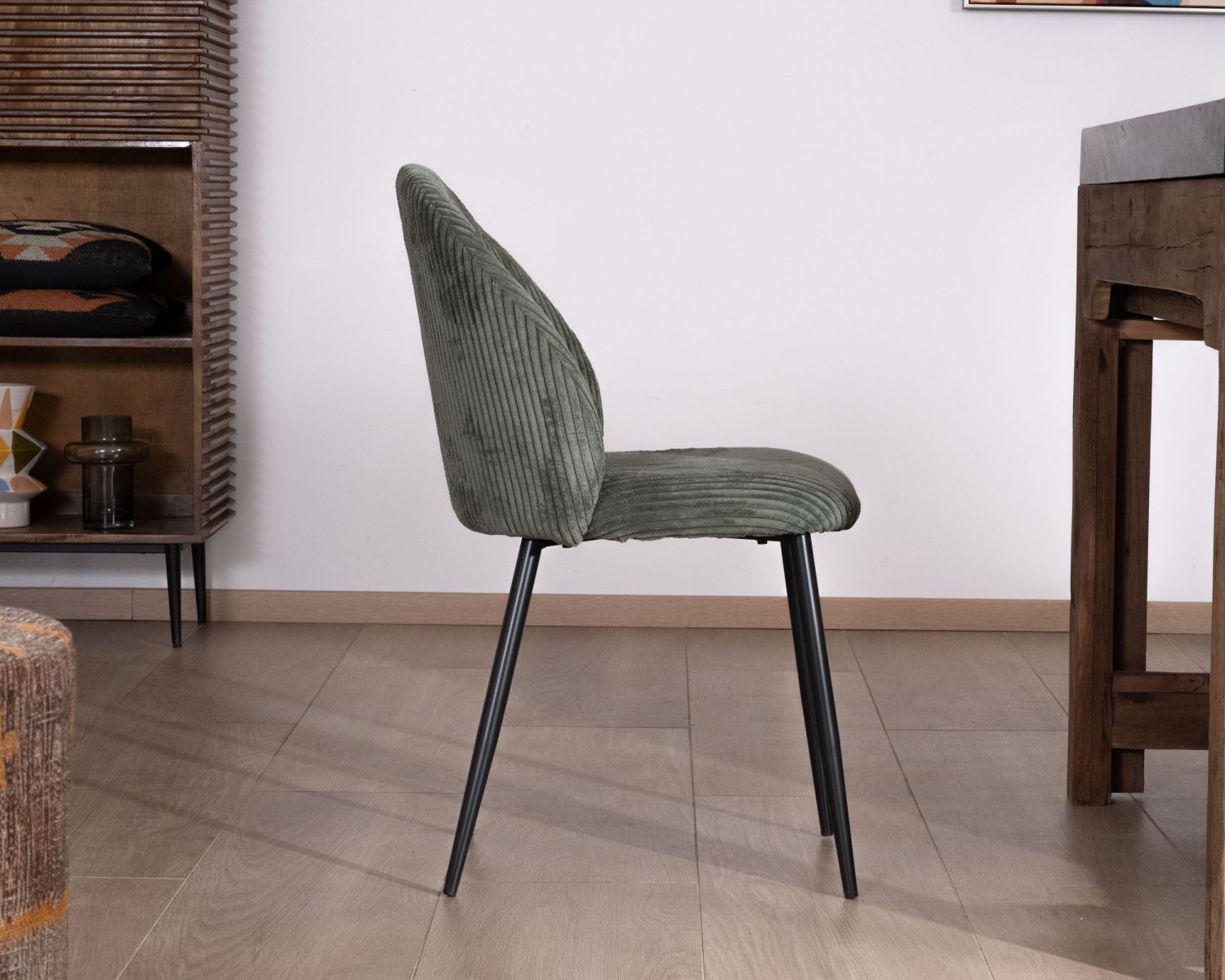 Juego de 4 sillas de comedor de terciopelo verde salvia oscuro «Bellot», de estilo vintage