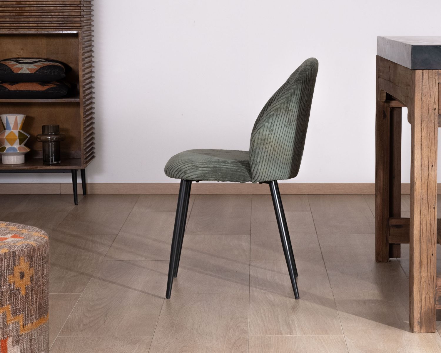 Juego de 4 sillas de comedor de terciopelo verde salvia oscuro «Bellot», de estilo vintage