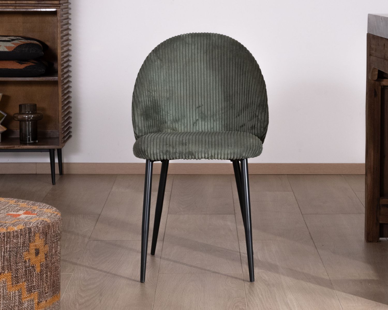 Juego de 4 sillas de comedor de terciopelo verde salvia oscuro «Bellot», de estilo vintage