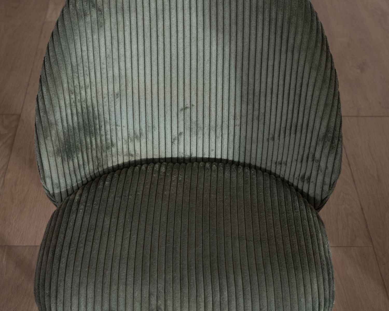Juego de 4 sillas de comedor de terciopelo verde salvia oscuro «Bellot», de estilo vintage