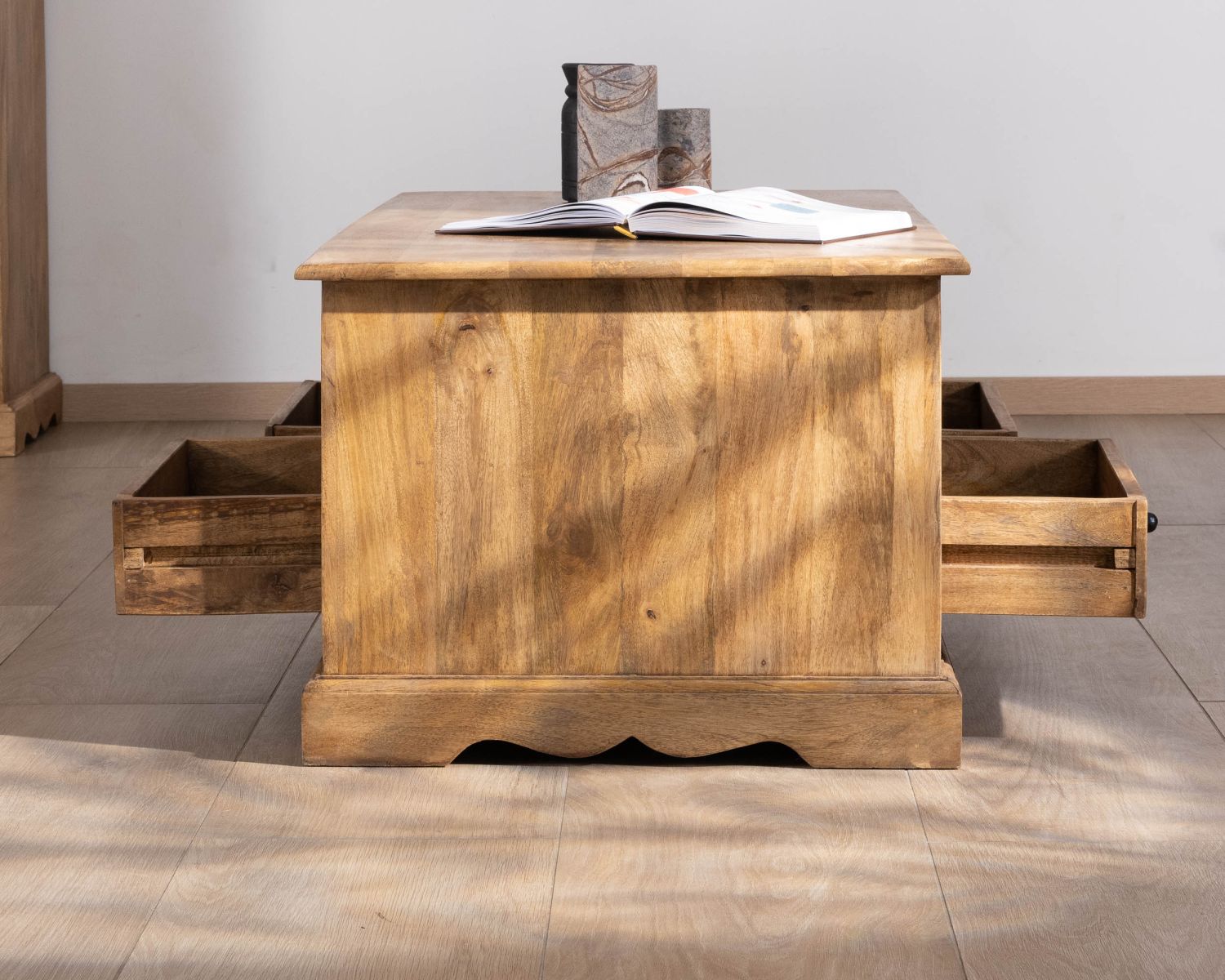 Mesa de salón de estilo clásico de madera de mango «Sarah»