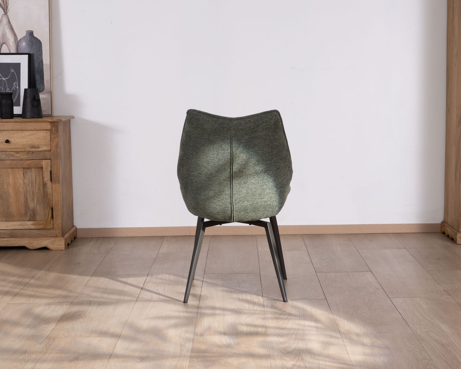 Lote de 2 sillas de comedor de diseño y forma envolvente «Niko», en tela verde caqui