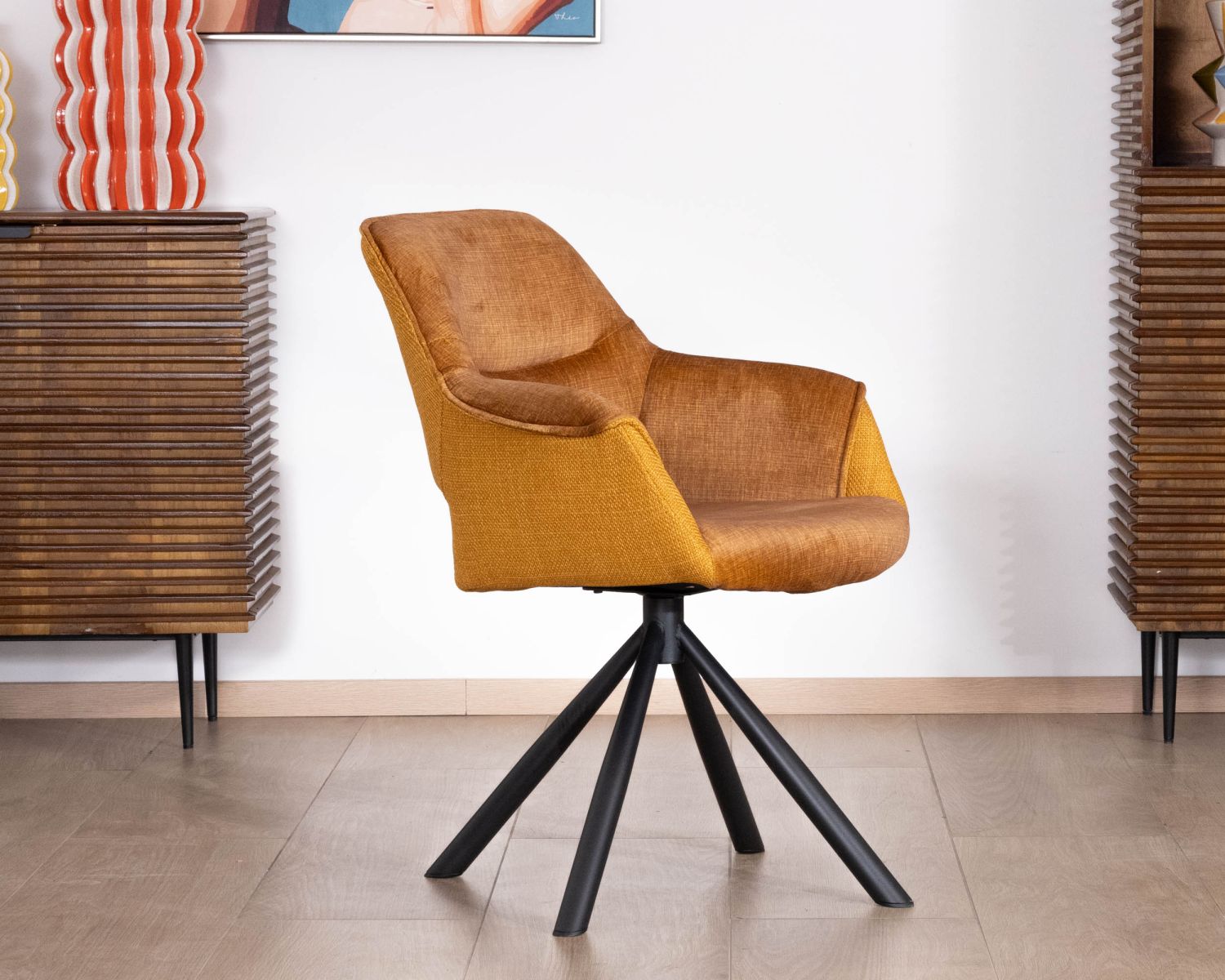Lote de 2 sillones giratorios y envolventes para comedor, en tejido de doble textura color amarillo mostaza «Chilko»