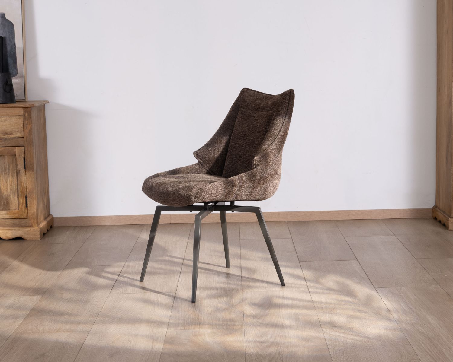 Lote de 2 sillas de comedor color chocolate con patas metálicas, modelo «Niko»