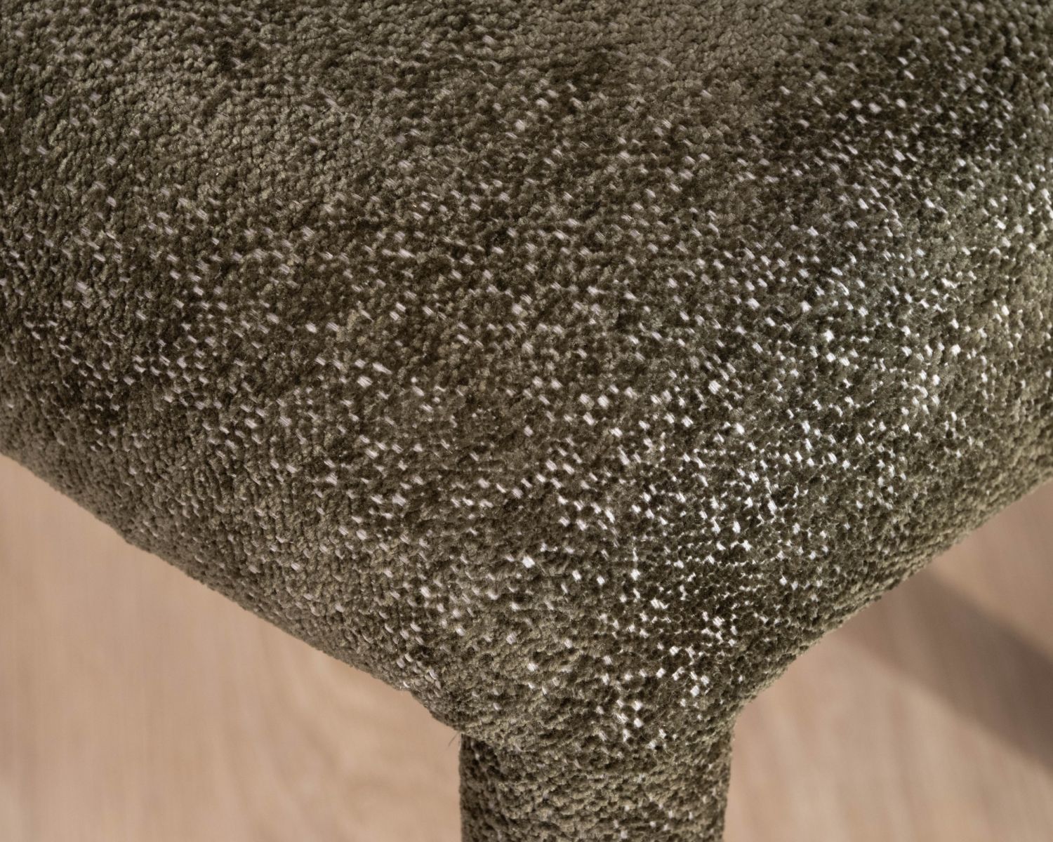 Lote de 2 sillas de comedor de diseño, totalmente tapizadas en tejido de rizo de color caqui «Amarello»