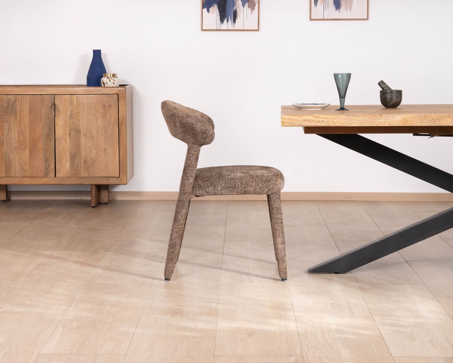 Lote de 2 sillas de diseño con tapizado integral en tejido de rizo marrón «Amarello»