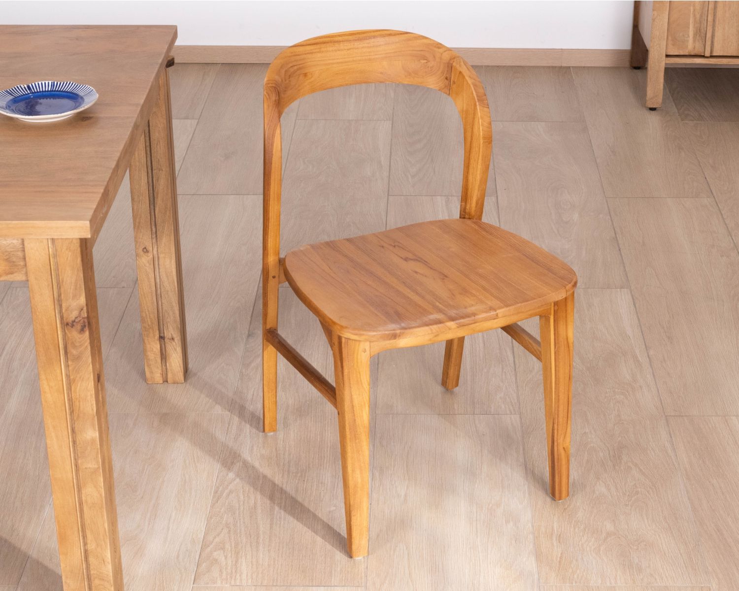 Juego de 2 sillas de comedor de diseño minimalista «Dilmona» en teca maciza