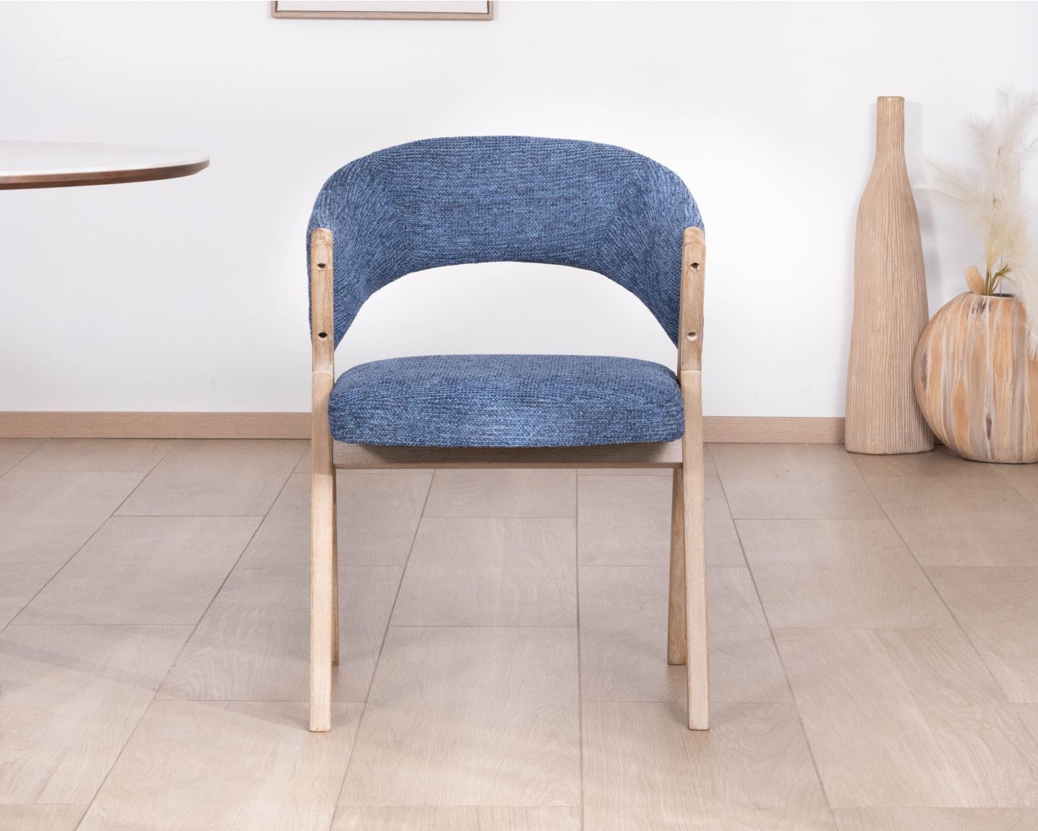 Juego de 2 sillas de comedor contemporáneas de color azul noche «Kyara» con patas en forma de boomerang de madera de caucho
