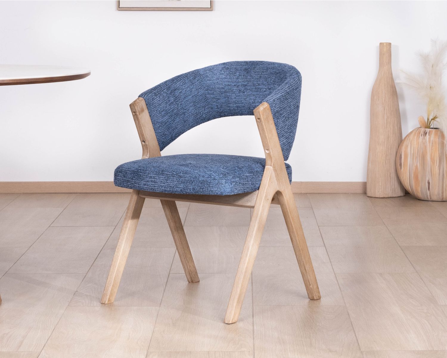 Juego de 2 sillas de comedor contemporáneas de color azul noche «Kyara» con patas en forma de boomerang de madera de caucho