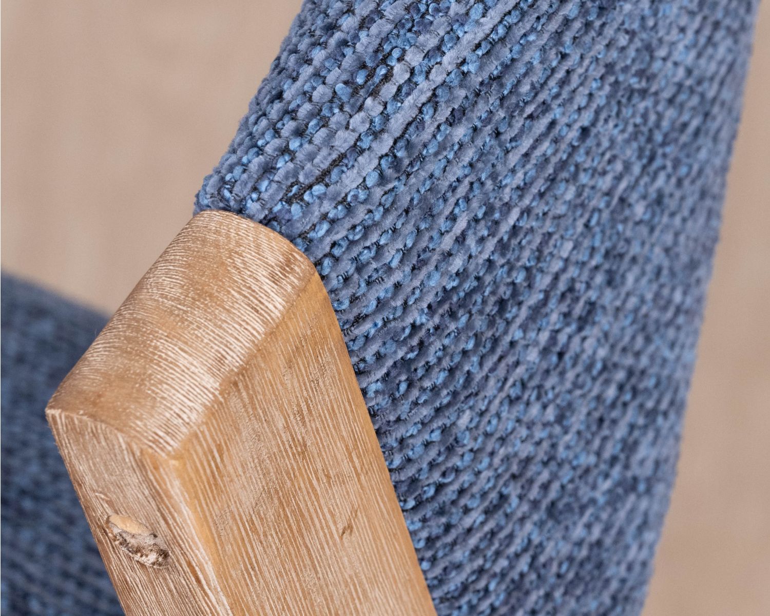 Juego de 2 sillas de comedor contemporáneas de color azul noche «Kyara» con patas en forma de boomerang de madera de caucho