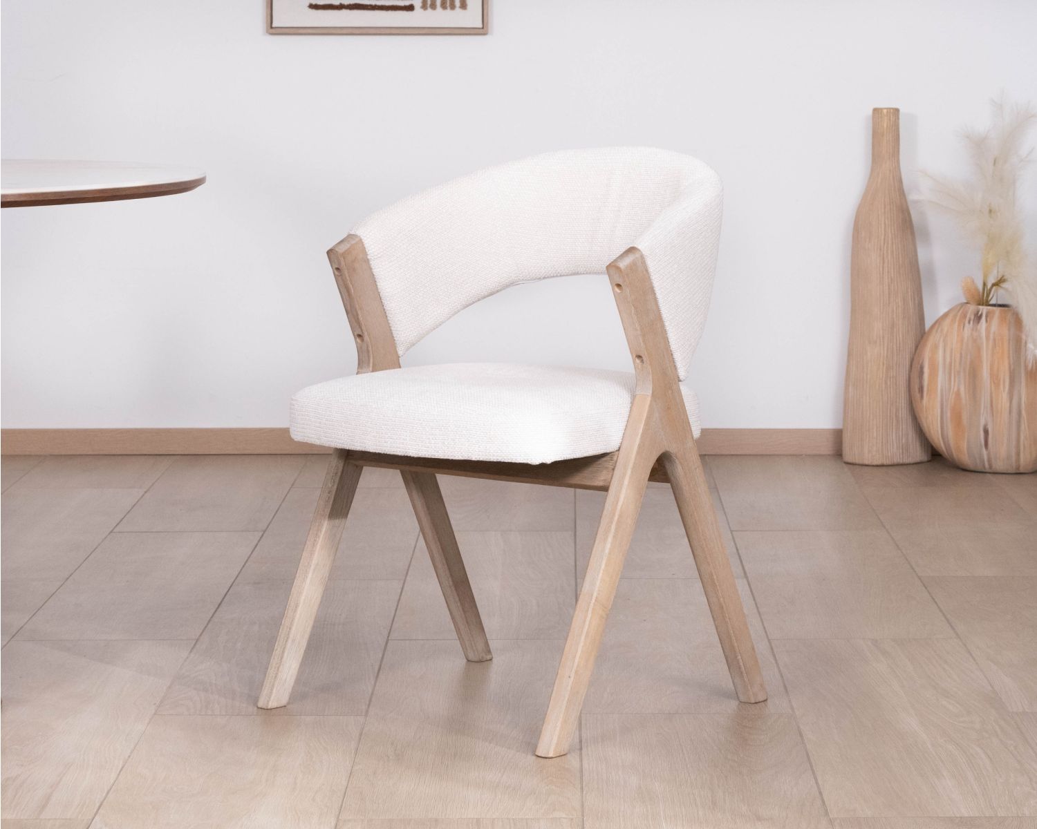 Juego de 2 sillas de comedor de estilo «japandi» «Kyara», en tela cruda natural y madera de caucho