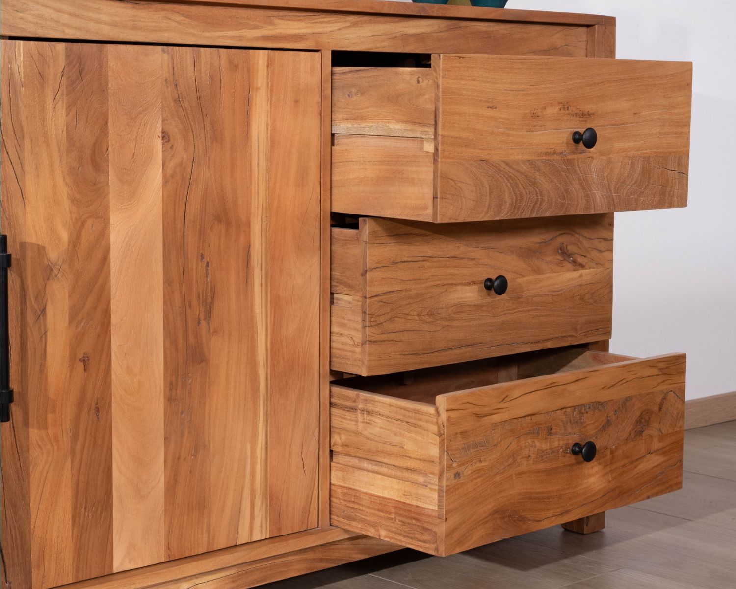 Aparador de estilo rústico de 170 cm, fabricado en madera reciclada «Mokal»