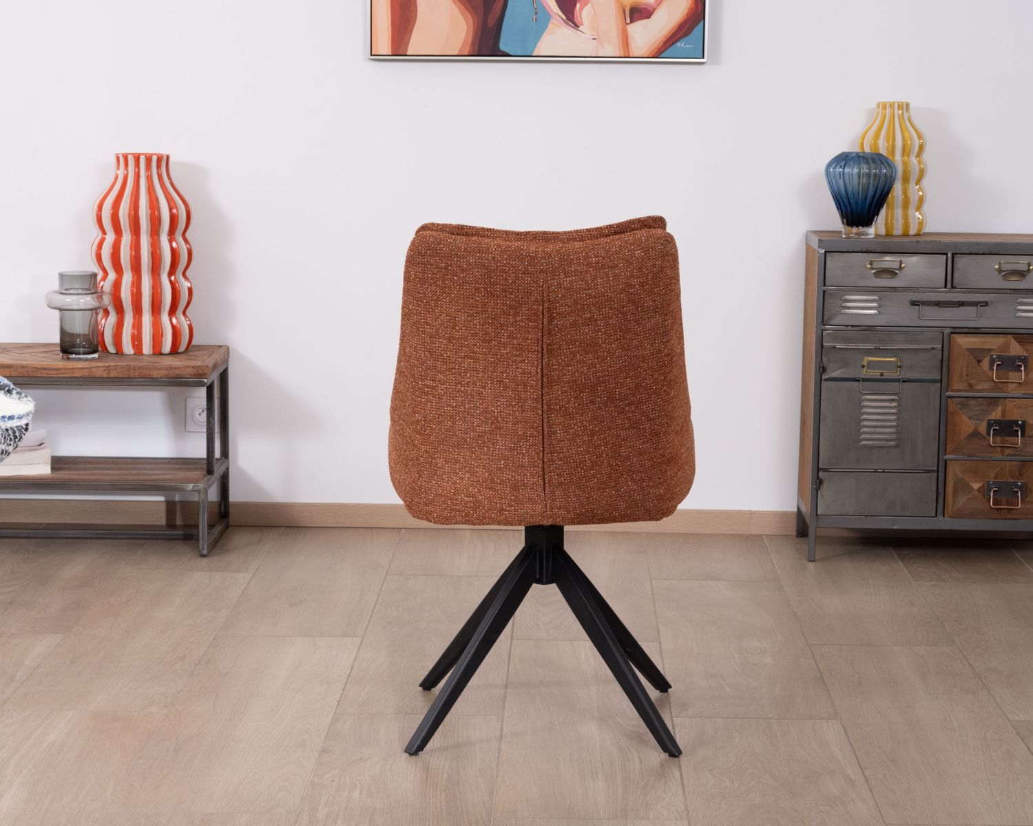 Lote de 2 sillas contemporáneas de tela color terracota «Webber» con base giratoria negra