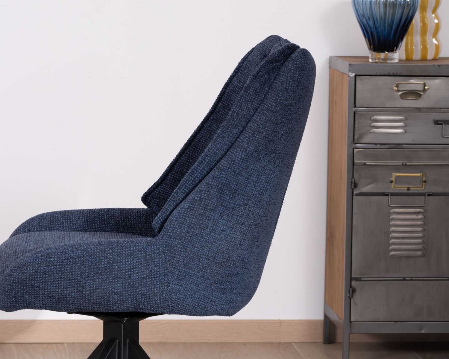 Lote de 2 sillas de comedor de tela azul noche «Webber», con asiento de diseño y base giratoria de 4 patas de metal