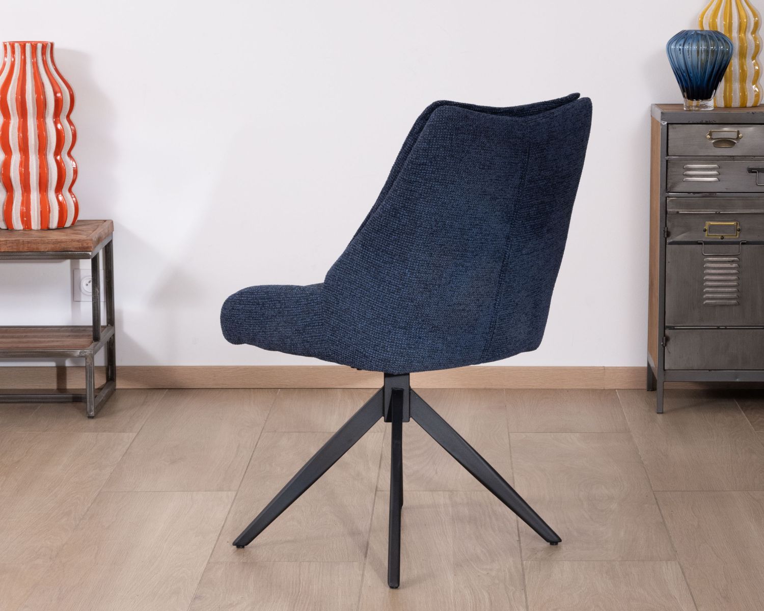 Lote de 2 sillas de comedor de tela azul noche «Webber», con asiento de diseño y base giratoria de 4 patas de metal
