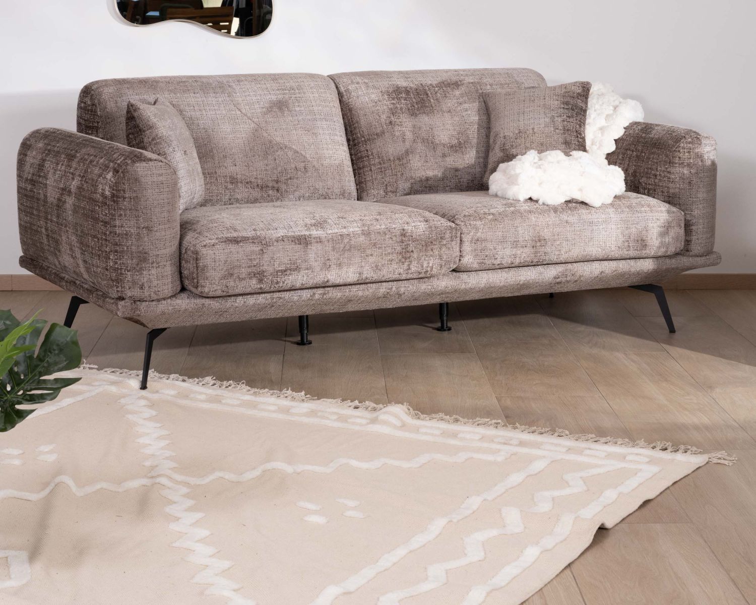 Sofá de 3 plazas de estilo retro en tejido de chenilla suave de color gris ceniza «Paloma»