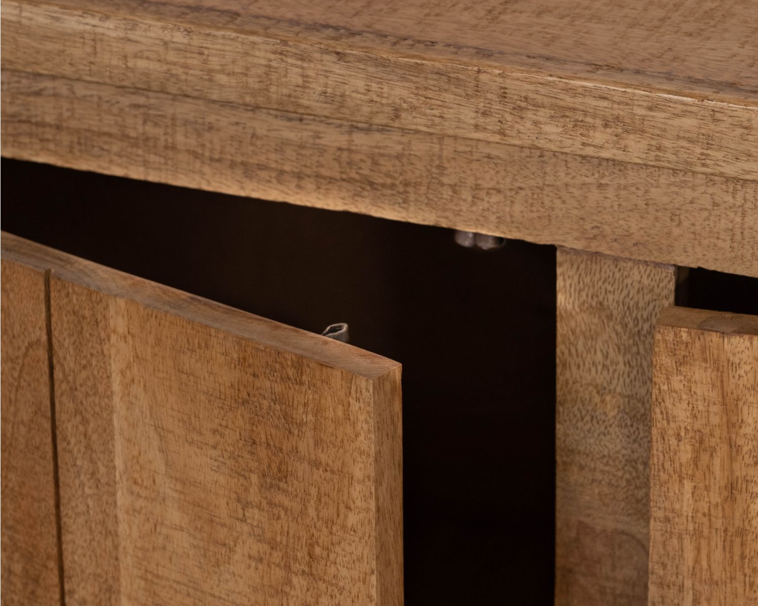 Pequeño aparador de madera maciza de mango con vitrina «Manelo» de 145 cm