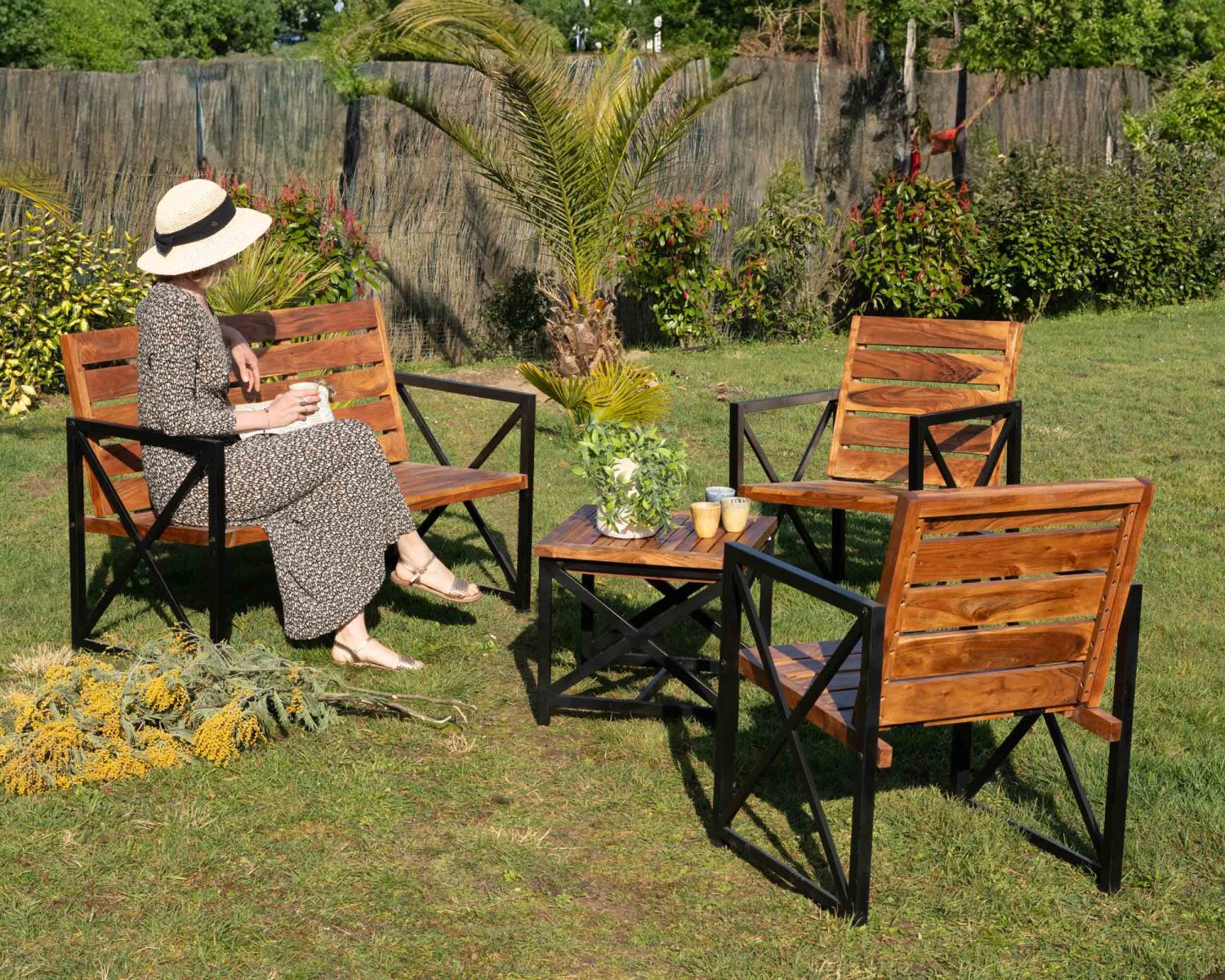 Banco de jardín de 120 cm de madera y metal «Gardénia»