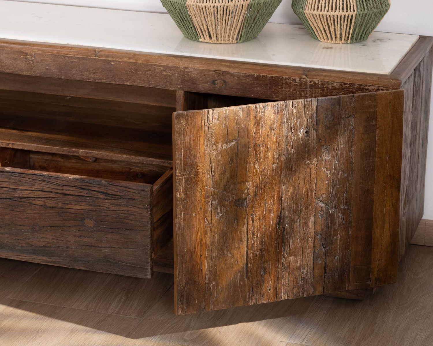 Mueble para la tele de 180 cm de madera reciclada y encimera de mármol blanco «Mood»